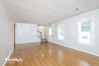 3224 Timberwolf Ave in High Point, NC - Foto de edificio - Building Photo