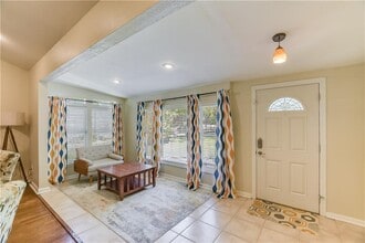 208 Braeswood Rd in Austin, TX - Building Photo - Building Photo