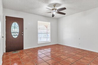 5935 Highfield St in San Antonio, TX - Building Photo - Building Photo