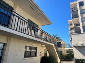 6180 Sun Blvd in St. Petersburg, FL - Building Photo