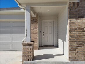 105 Ulmus St in Hutto, TX - Foto de edificio - Building Photo