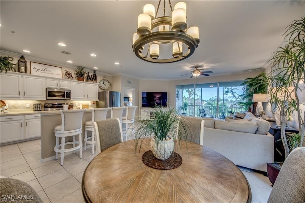 14776 Calusa Palms Dr in Ft. Myers, FL - Foto de edificio