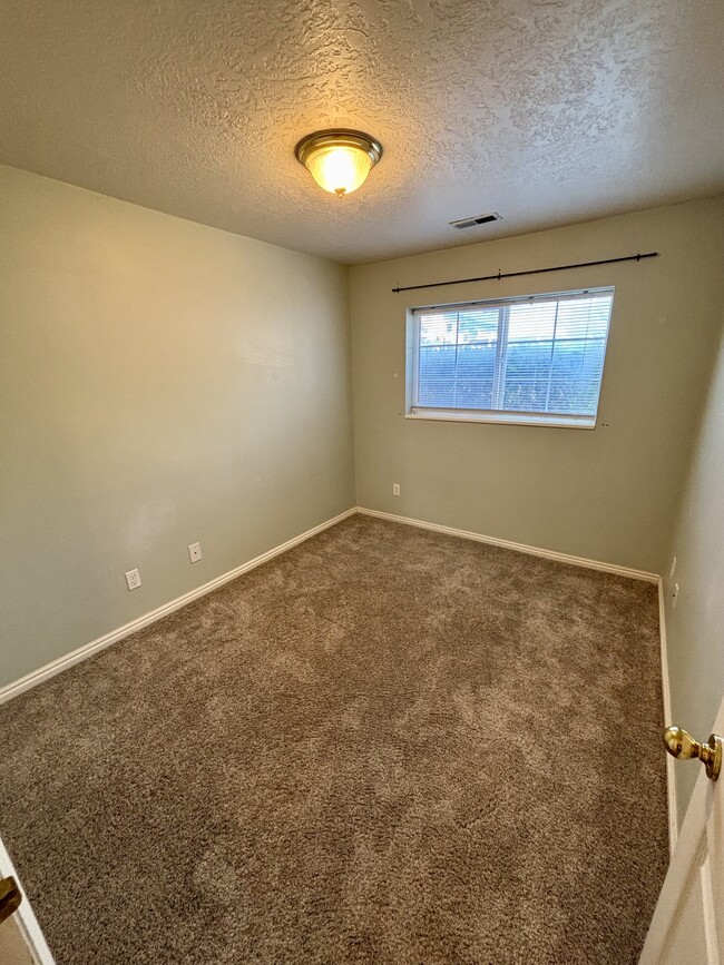 1655 N Grandview Ln in Provo, UT - Building Photo - Building Photo