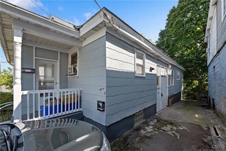1112 Butternut St in Syracuse, NY - Building Photo - Building Photo