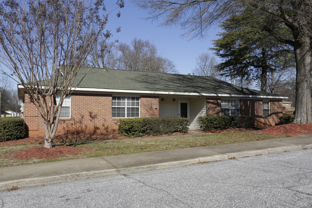 Brockwood Senior Housing in Greenville, SC - Foto de edificio