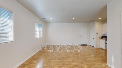 561 Nile River Dr in Oxnard, CA - Building Photo - Building Photo