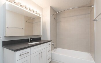 601 N Wabash Ave in Chicago, IL - Foto de edificio - Building Photo