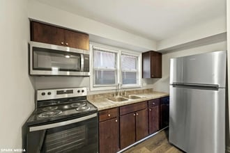 7617 S Colfax Ave in Chicago, IL - Building Photo - Building Photo