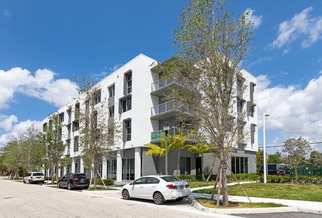 Dr. Alice Moore Apartments in West Palm Beach, FL - Building Photo - Building Photo