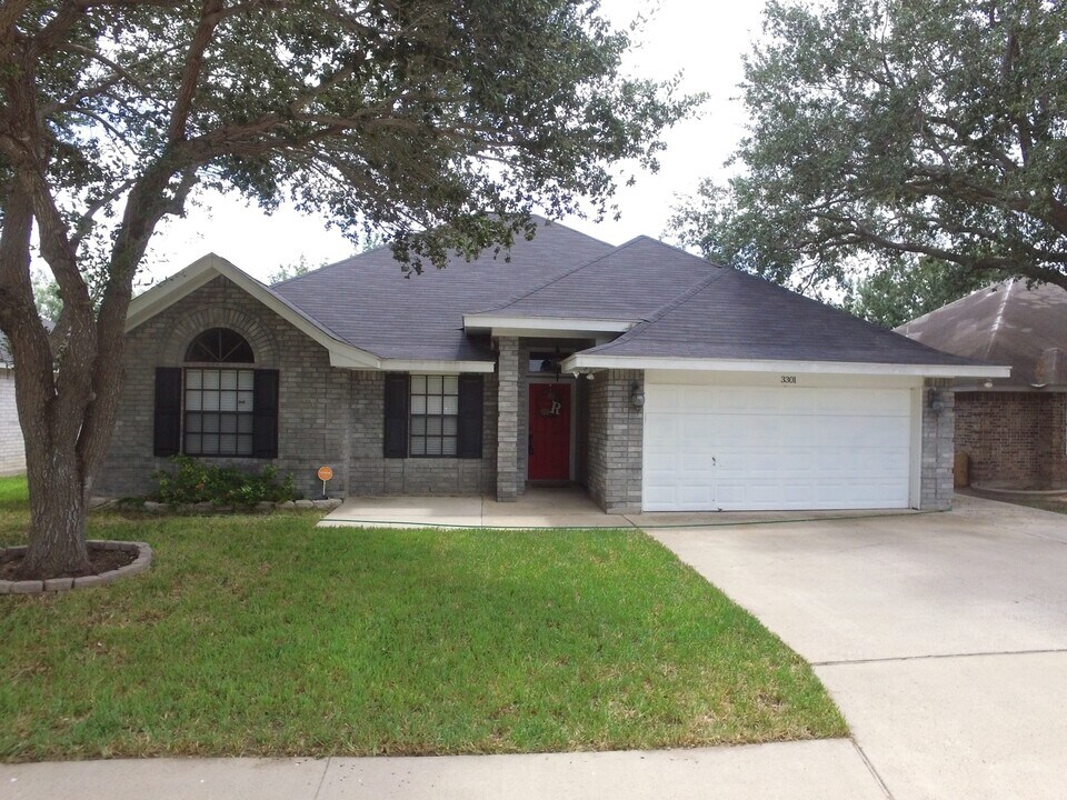 3301 Mynah Ave in McAllen, TX - Building Photo