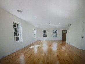 37 Oakland Ave in Attleboro, MA - Building Photo - Building Photo