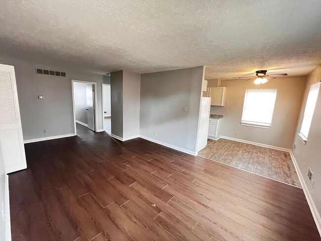 4405 Landside Dr in Louisville, KY - Building Photo - Building Photo