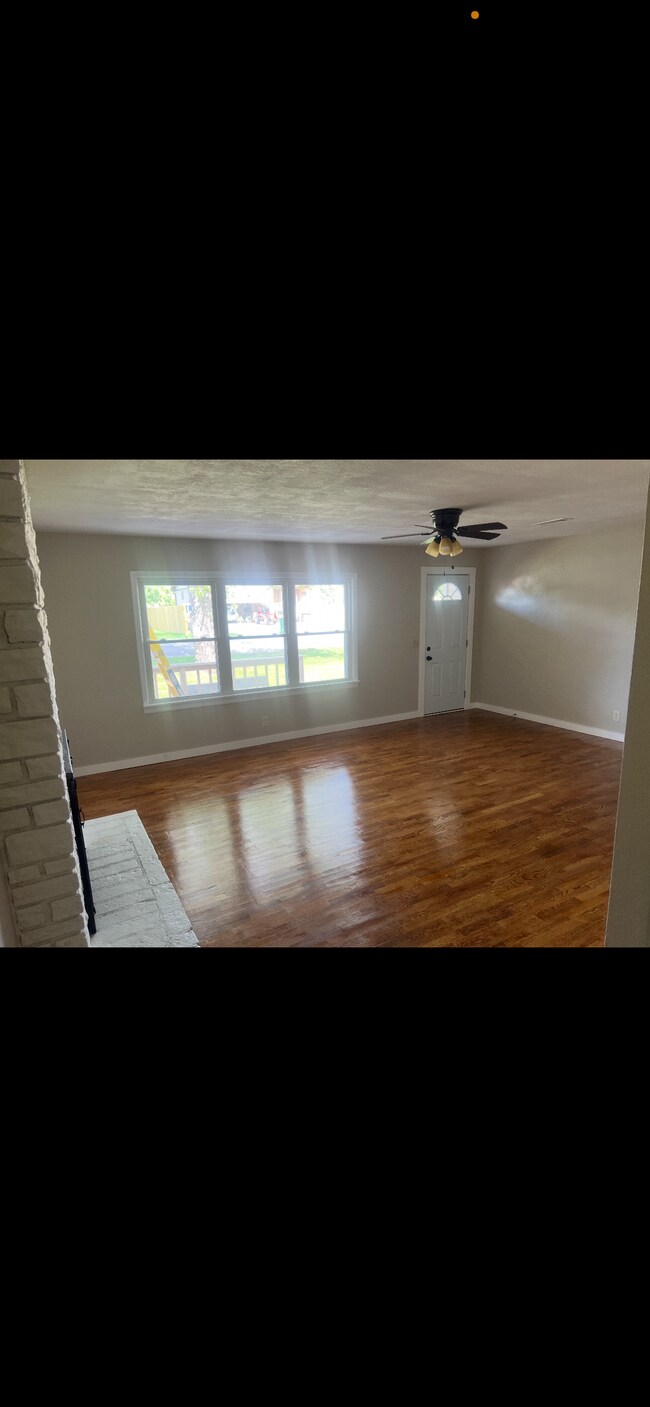 240 S Johnson St in Gassville, AR - Building Photo - Building Photo