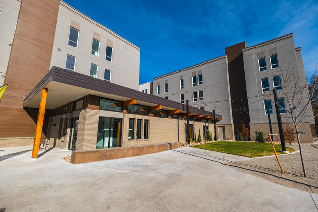 Ralston Gardens in Arvada, CO - Foto de edificio - Building Photo