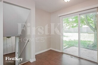 221 Rockhurst Rd in Bolingbrook, IL - Building Photo - Building Photo