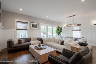 7 Maplewood Ave in Rumson, NJ - Building Photo - Building Photo