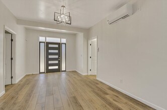 4956 Vejar Dr in Agoura Hills, CA - Building Photo - Building Photo