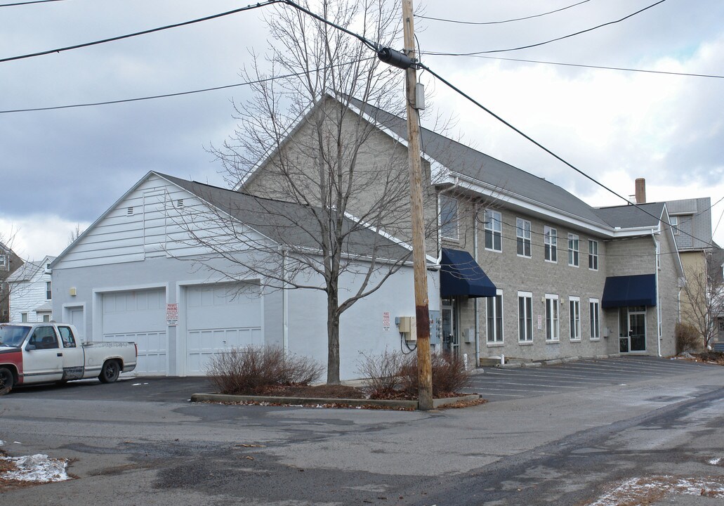 511-513 Clay Ln in State College, PA - Building Photo