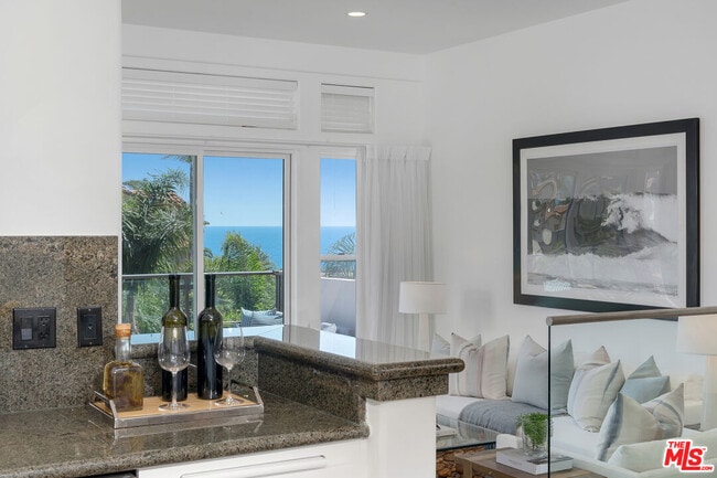 6436 Lunita Rd in Malibu, CA - Building Photo - Building Photo