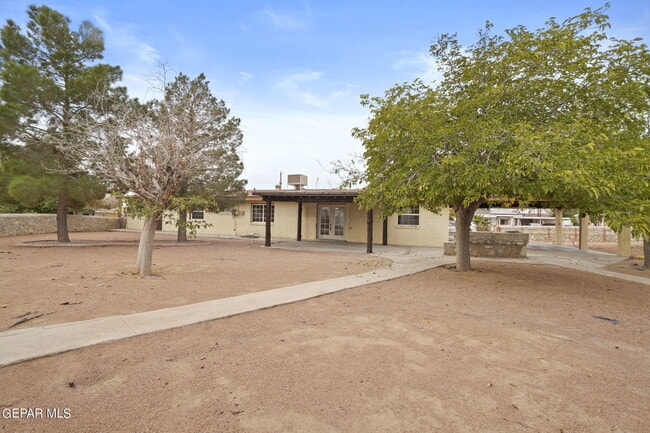1150 Stanley St in El Paso, TX - Building Photo - Building Photo