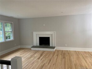 65 Cherry Ln in Wilton, CT - Building Photo - Building Photo
