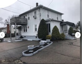 45 Tiogue Ave, Unit 45 Tiogue Ave Coventry in West Warwick, RI - Building Photo