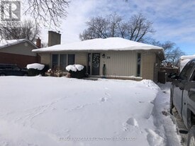 29 Woodcroft Crescent in Welland, ON - Building Photo