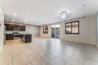 4436 Stardusk Falls Ave in North Las Vegas, NV - Building Photo - Building Photo