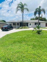 4295 Crestdale St in Palm Beach Gardens, FL - Building Photo