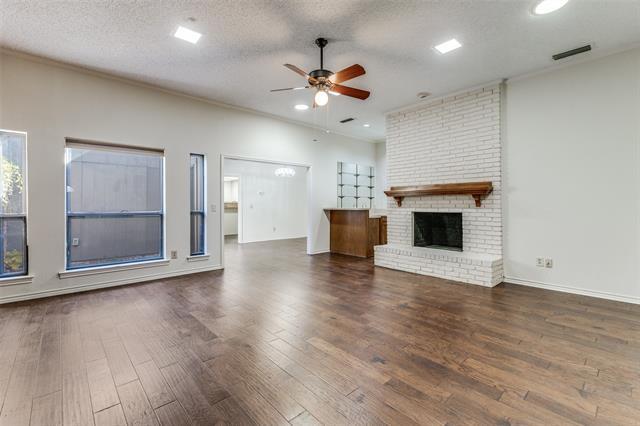 7087 Regalview Cir in Dallas, TX - Building Photo