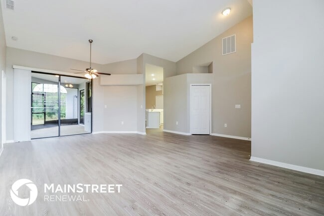 7480 Aloe Dr in Spring Hill, FL - Foto de edificio - Building Photo