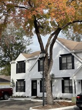 Saint Andrews Square Townhomes in Tampa, FL - Foto de edificio - Building Photo