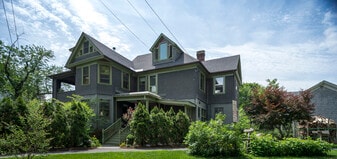 40 Barrett Pl, Unit 1 in Northampton, MA - Building Photo