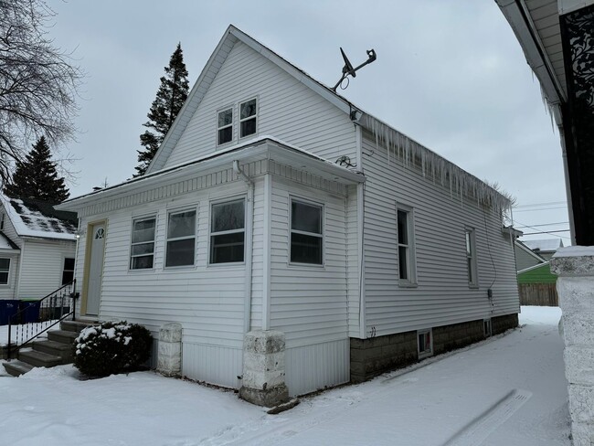 905 S Monroe St in Bay City, MI - Building Photo - Building Photo