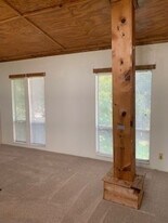 1008 Bernard St in Denton, TX - Building Photo