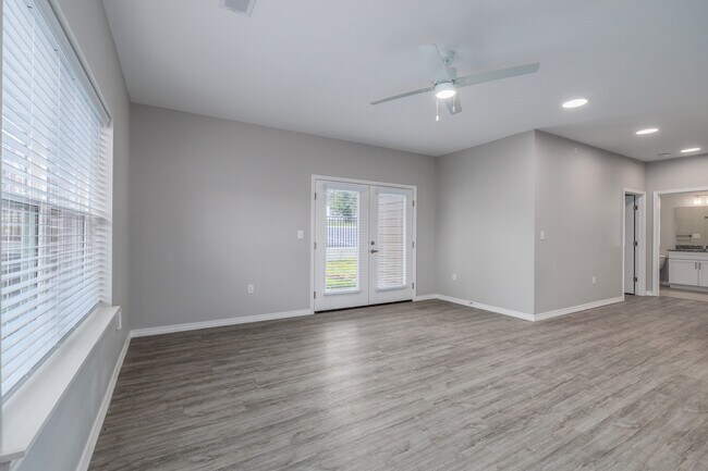 The Wayfarer in the Dale in Springfield, MO - Foto de edificio - Interior Photo