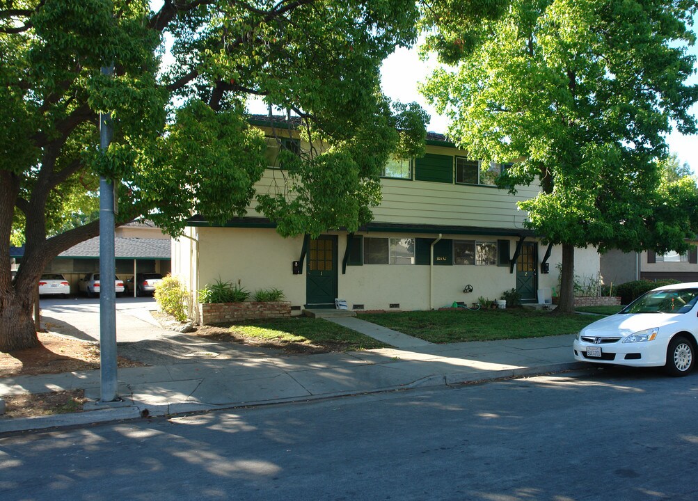 10352 Greenwood Ct in Cupertino, CA - Foto de edificio