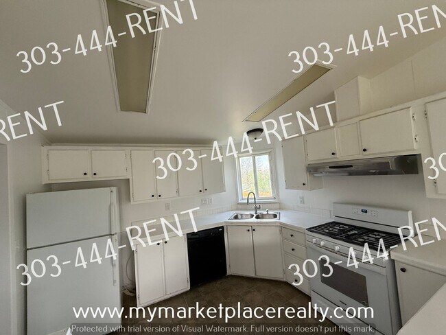 9116 Fontaine St in Federal Heights, CO - Building Photo - Building Photo