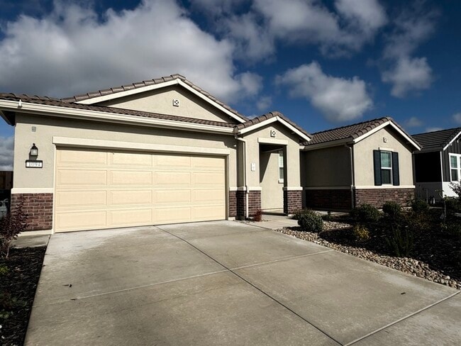 1094 Shea Fls Dr in Lincoln, CA - Building Photo - Building Photo