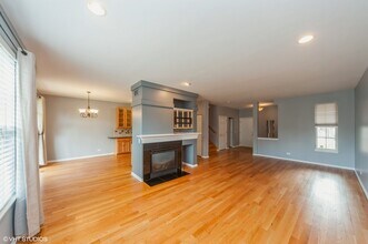 360 Bay Tree Cir in Vernon Hills, IL - Building Photo - Building Photo