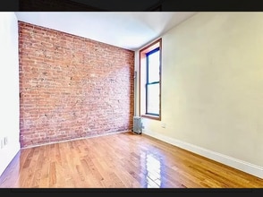 172 Sherman Ave in New York, NY - Building Photo - Building Photo