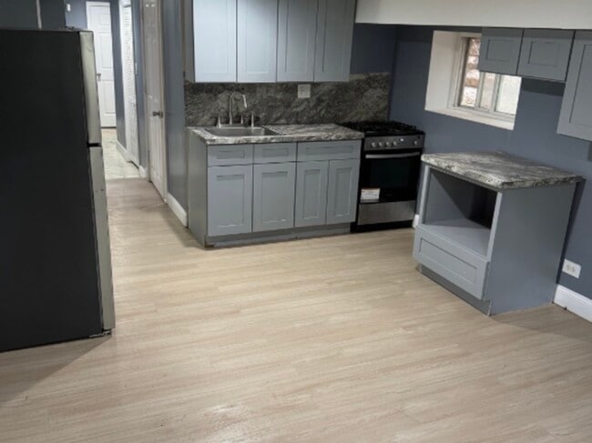 7709 S Eggleston Ave in Chicago, IL - Building Photo - Building Photo