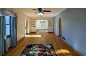 301 Giles Pl in Albert Lea, MN - Building Photo - Building Photo