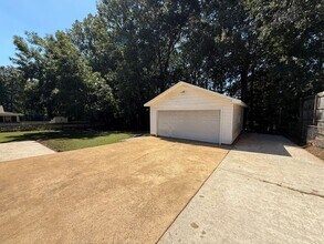 2212 Hickory Hill Dr in Guntersville, AL - Building Photo - Building Photo