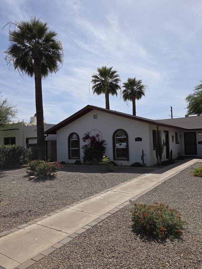 318 N Washington St in Chandler, AZ - Building Photo - Building Photo