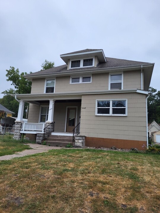 4420 8th Ave in Rock Island, IL - Foto de edificio