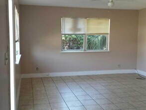 1230 NW 29th Way in Fort Lauderdale, FL - Building Photo - Building Photo