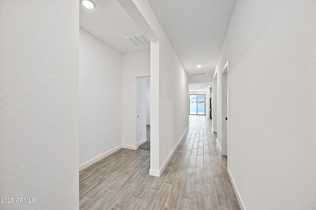 17017 W Molly Ln in Surprise, AZ - Building Photo - Building Photo