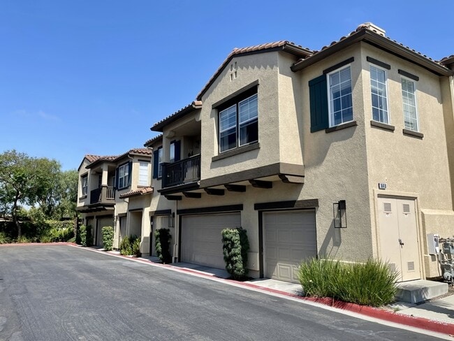 649 Sumner Way in Oceanside, CA - Building Photo - Building Photo