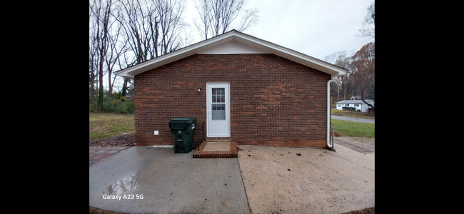 911 Fonda St in Gastonia, NC - Foto de edificio - Building Photo